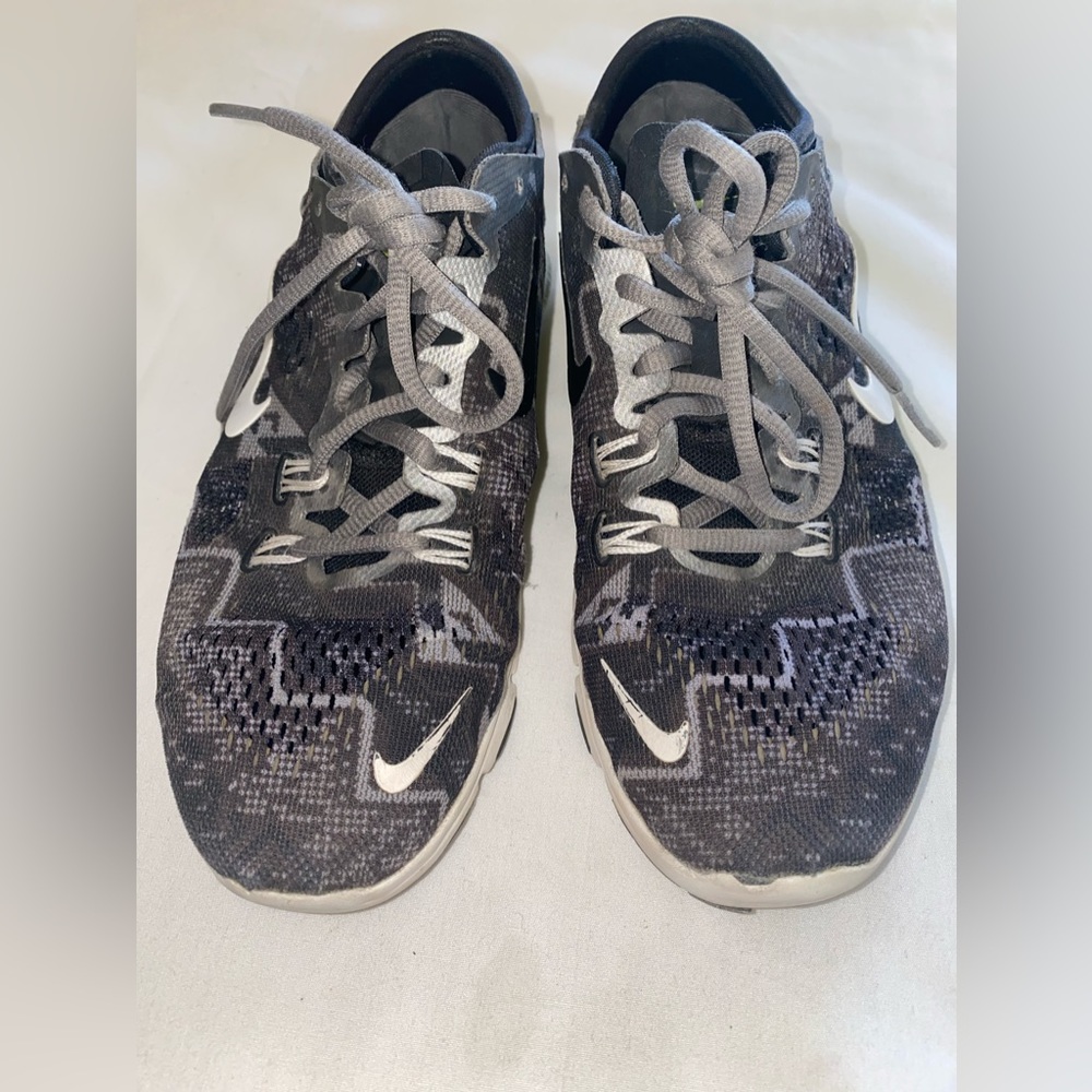 NIKE Free TR Fit 4 Running Shoes Sneaker Gray Black Womens Size 6 Gym Walk Run